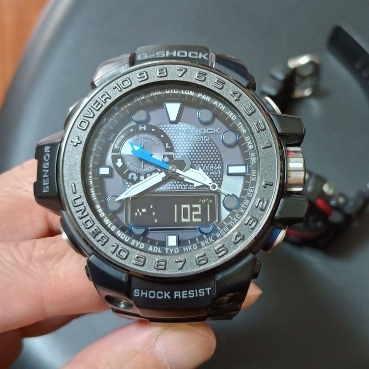 カシオ ガルフマスター CASIO G-SHOCK MASTER OF G-SEA GWN-1000C-1AJF 正面BAROバロメーターhPaCASIOG-SHOCK耐衝撃とPRO TREKテクノロジーのトリプルセンサー Triple Sensor